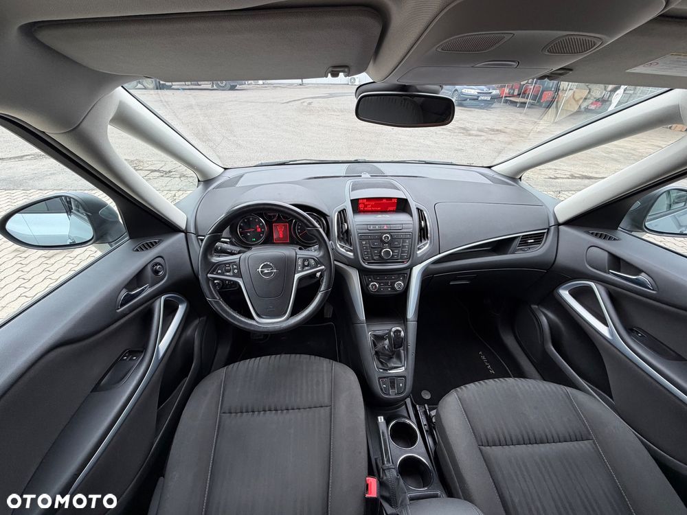Opel Zafira - 11