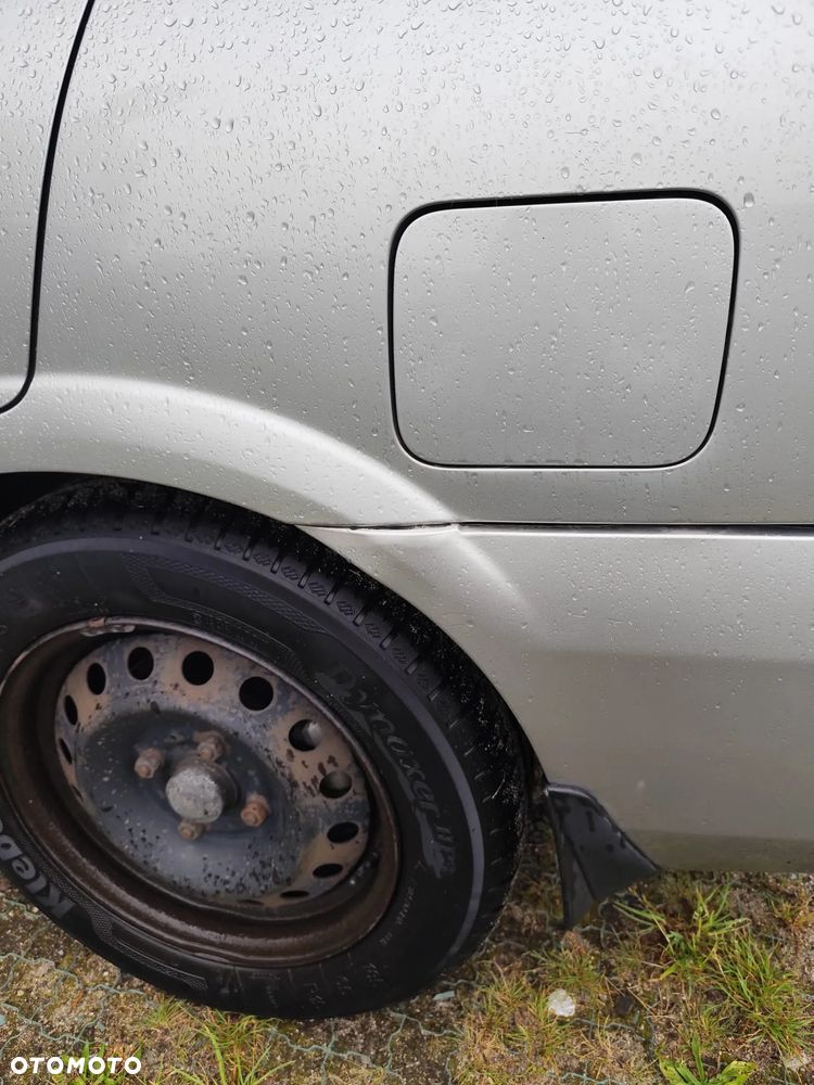 Nissan Almera - 16