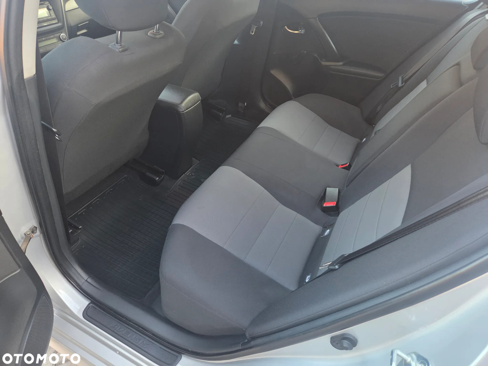 Toyota Avensis 1.8 Active - 20