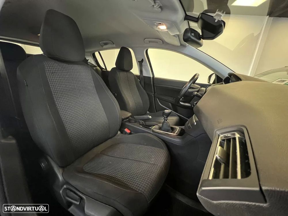 Peugeot 308 1.2 PureTech Style J17 - 8