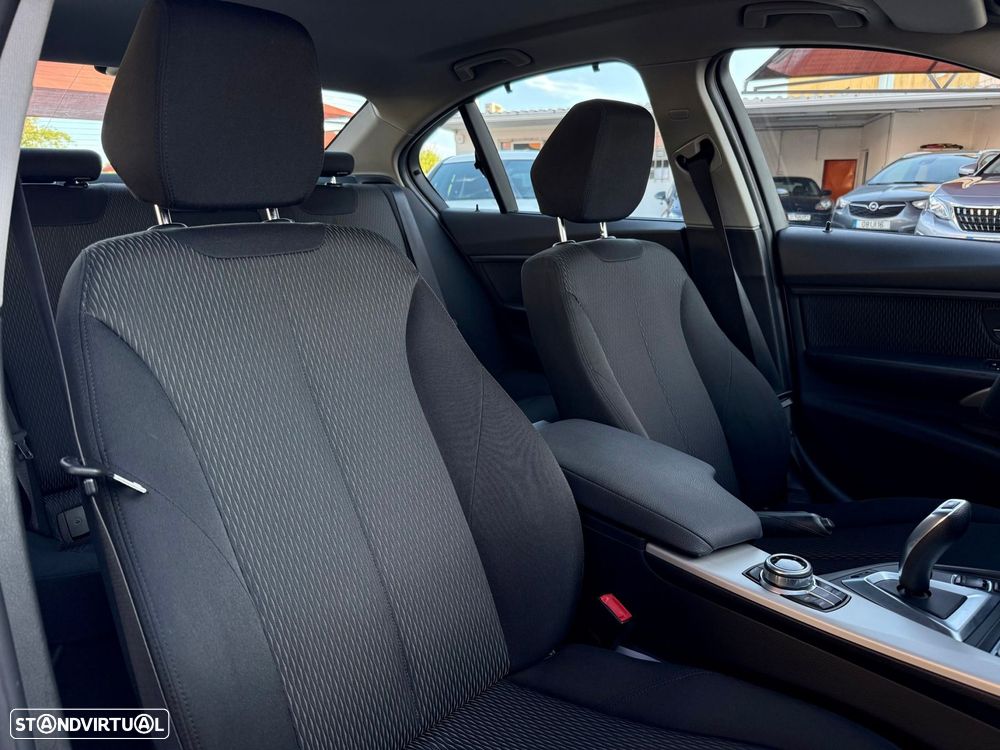 BMW 330 e iPerformance Advantage - 9