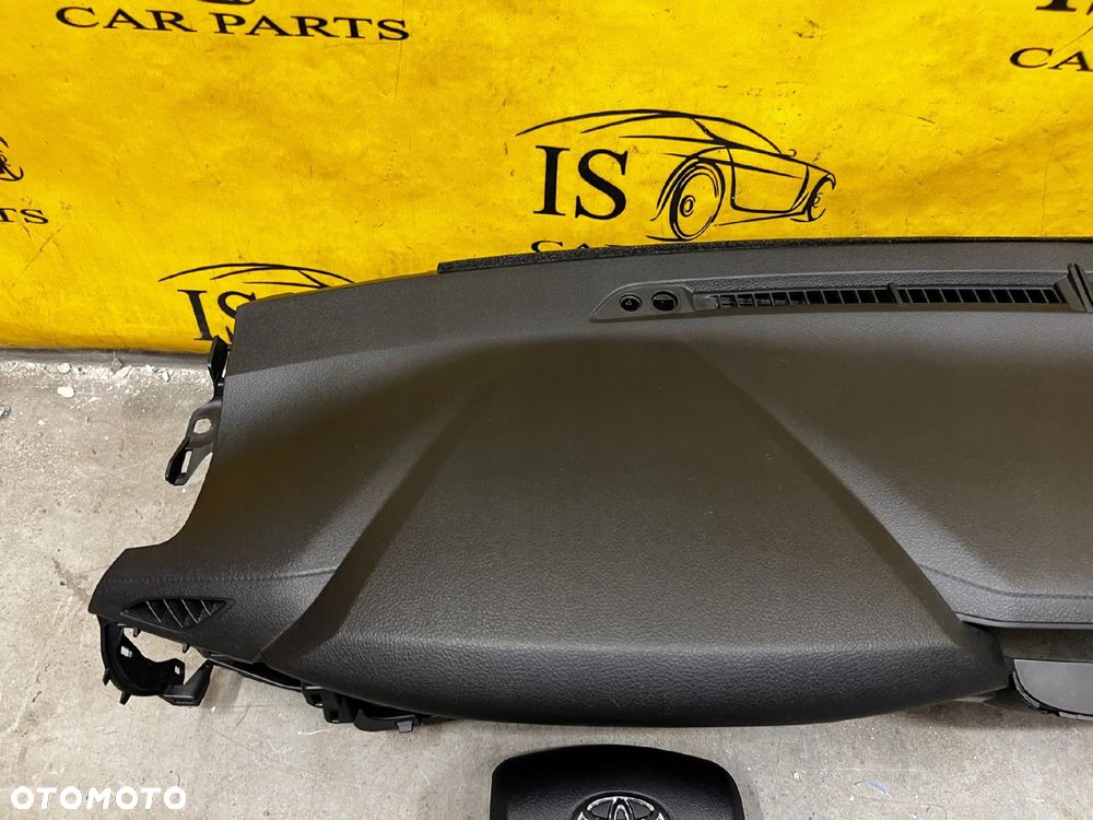 KOMPLET DESKA ROZDZIELCZA KOKPIT KONSOLA 2X PODUSZKI TOYOTA HILUX VIII 8 - 2