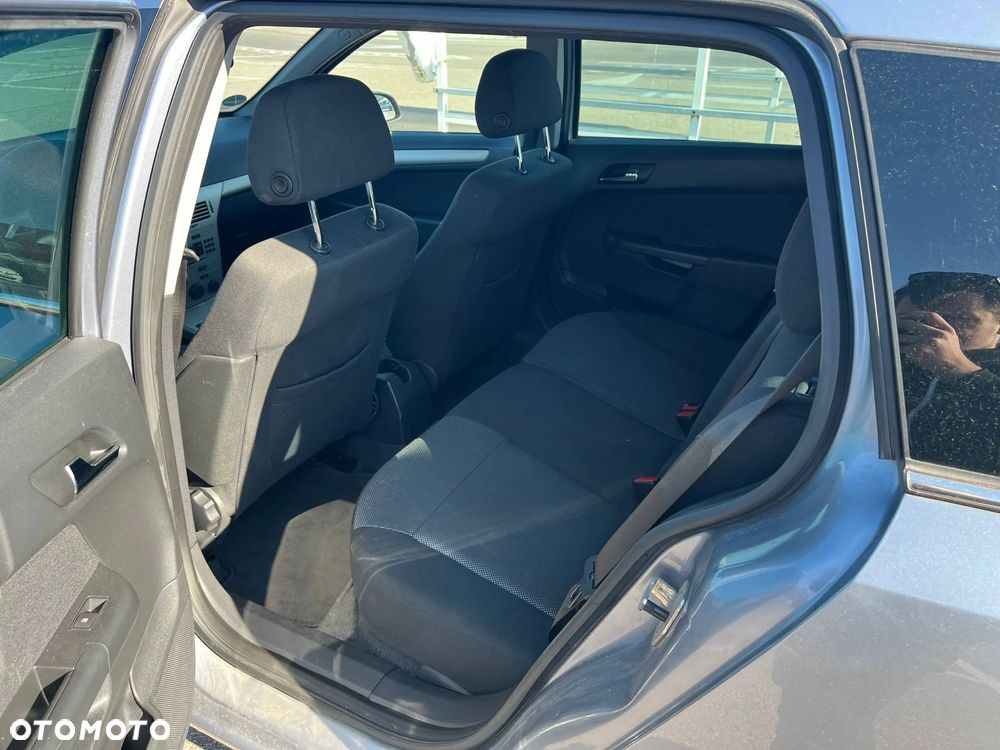 Opel Astra 1.6 - 9