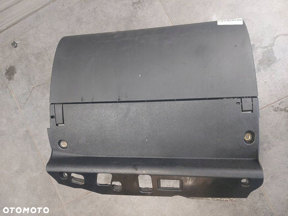 SCHOWEK PASAŻERA AUDI A3 8P - 4