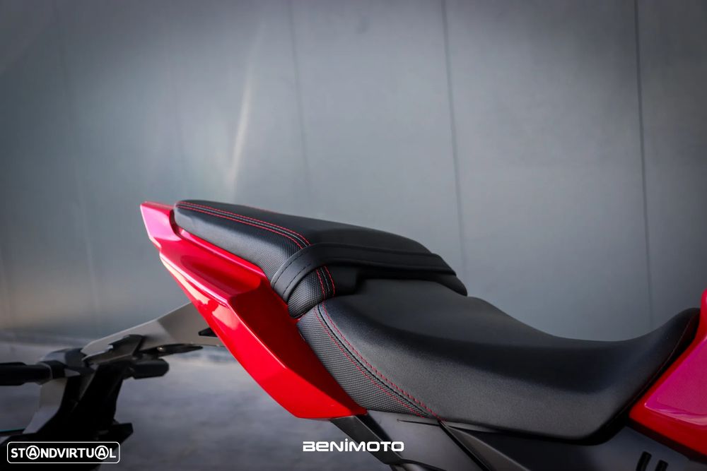 Honda CBR 650RR - 13