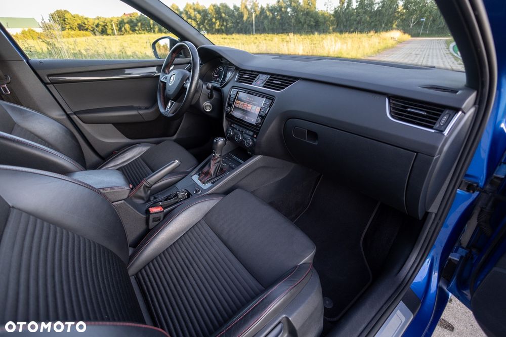 Skoda Octavia 2.0 TDI DSG RS - 6