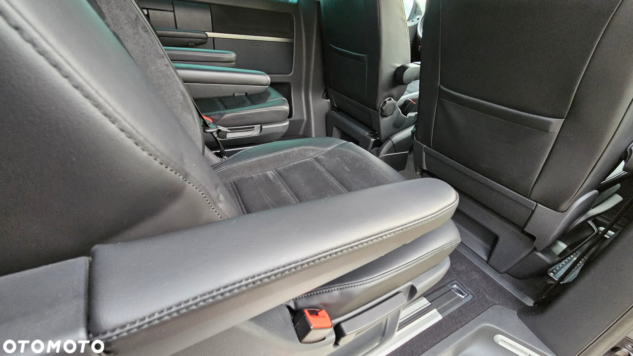 Volkswagen Multivan 2.0 TDI L1 70 Years Bulli 4Motion DSG - 13