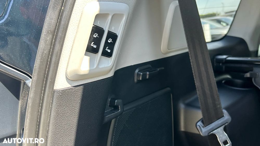 Toyota Land Cruiser 2.8l D-4D 204 CP A/T 7 locuri Luxury AVS - 11
