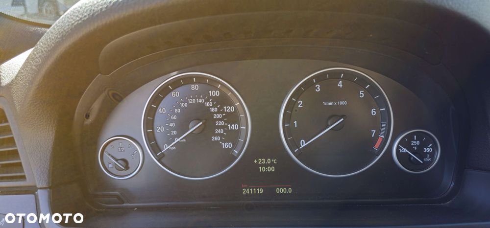 BMW Seria 5 535i xDrive - 13
