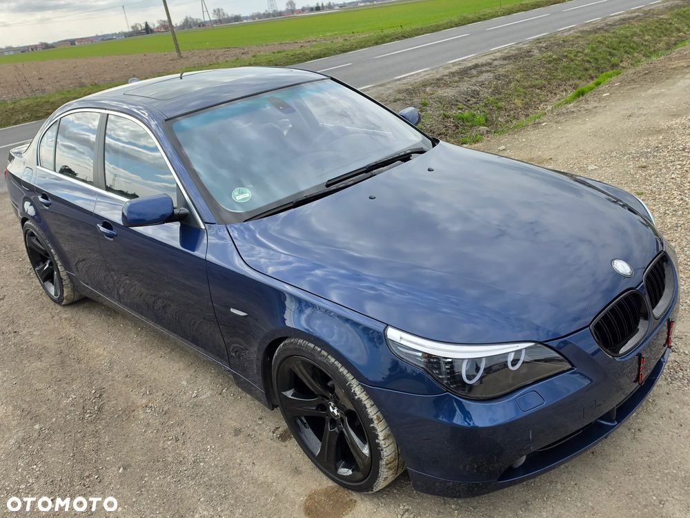 BMW Seria 5 545i - 5