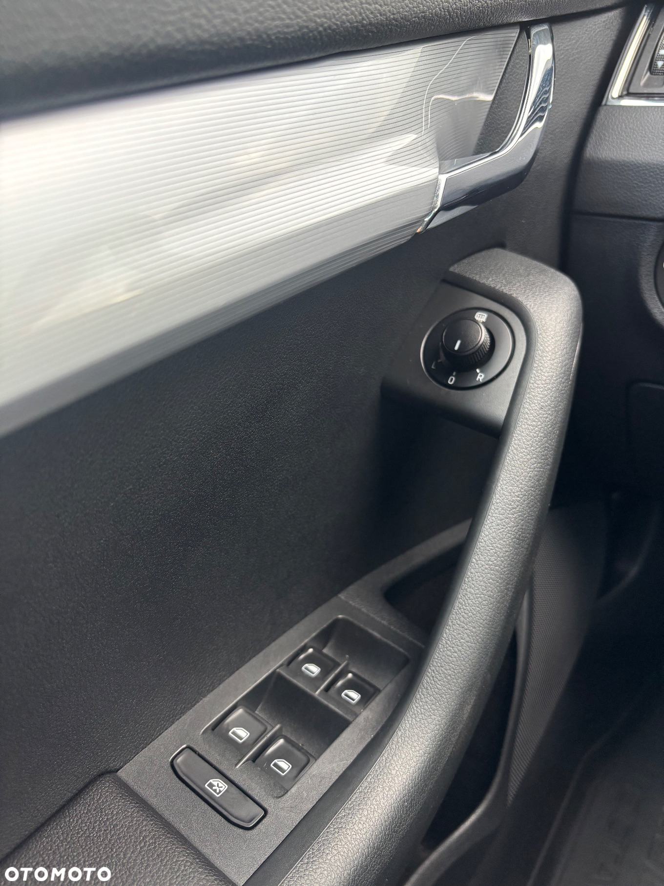 Skoda Octavia Combi 1.6 TDI DPF DSG Elegance - 31