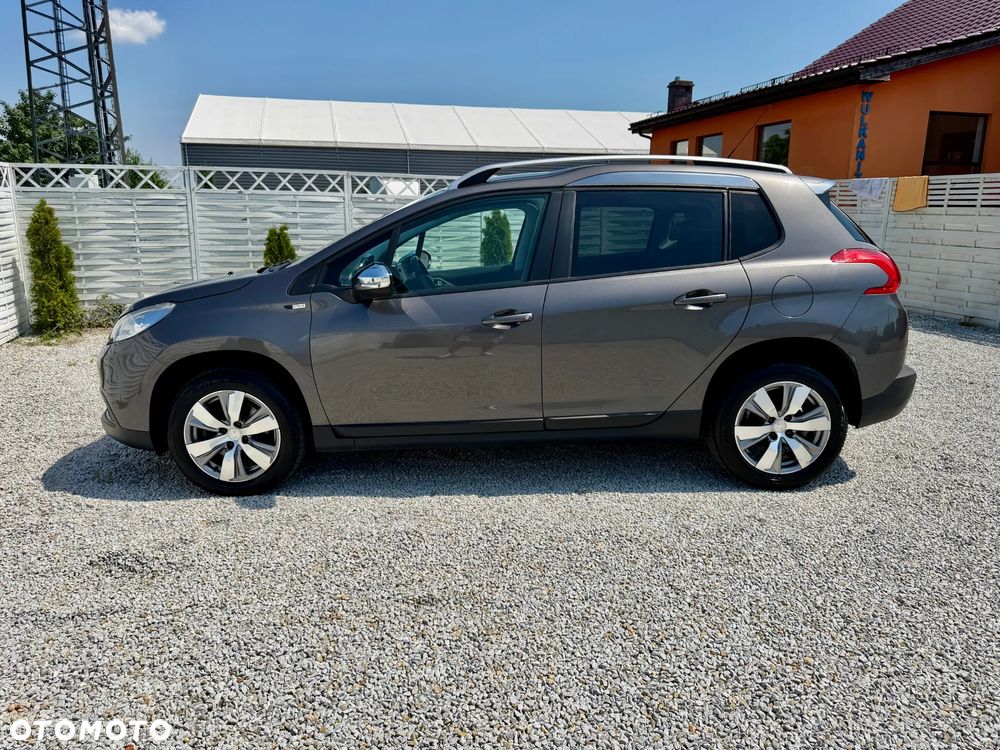 Peugeot 2008 1.2 Pure Tech Style S&S - 22