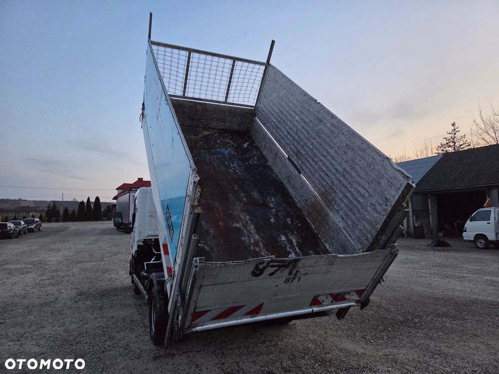 Renault Maxity Cabstar - 8