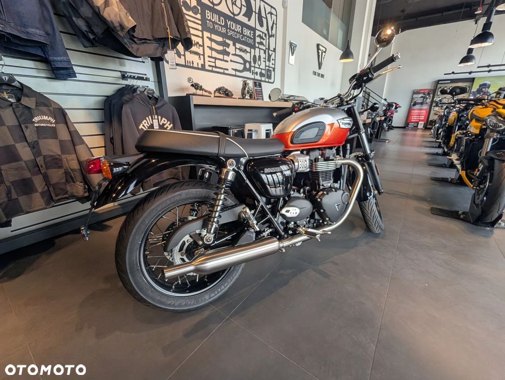Triumph Bonneville - 4
