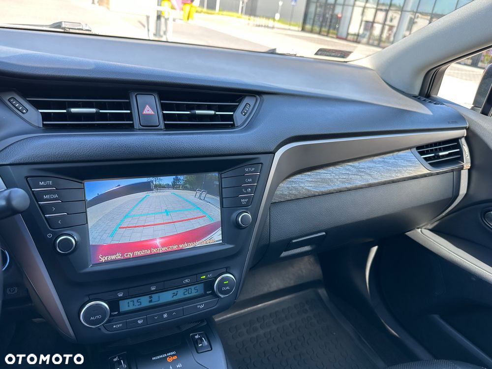 Toyota Avensis 2.0 Prestige MS - 19