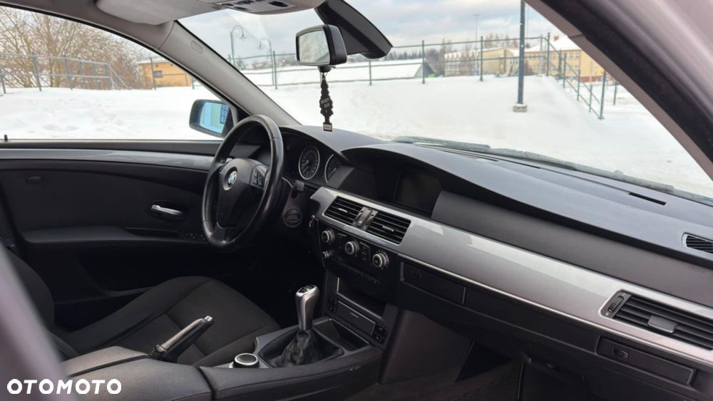 BMW Seria 5 523i - 18