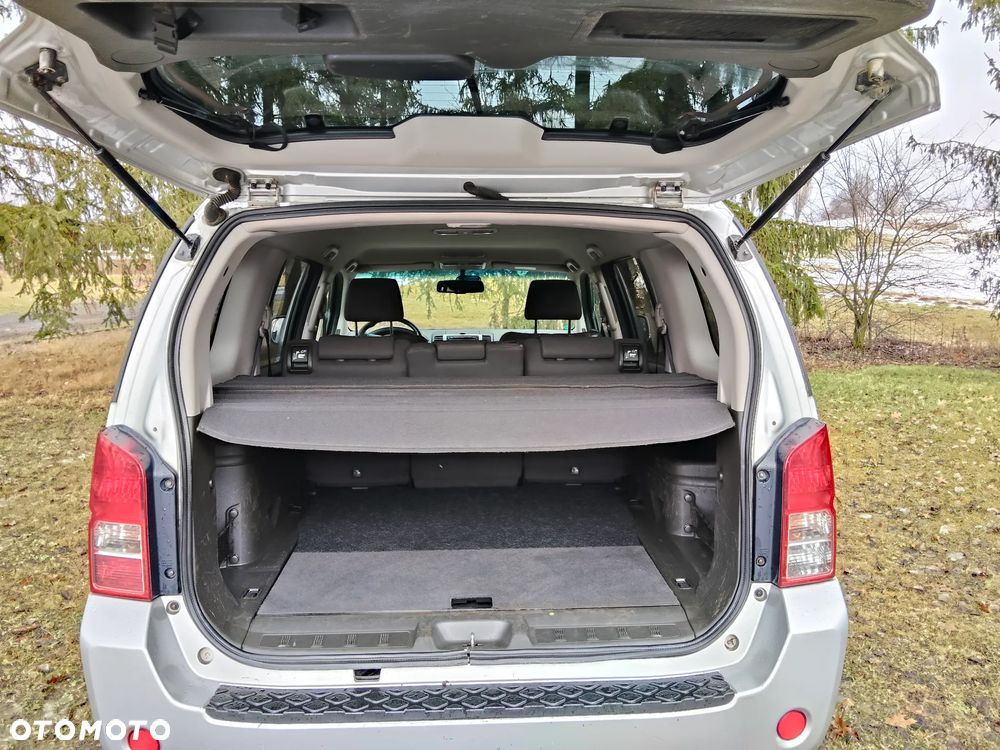 Nissan Pathfinder 2.5 D XE - 6