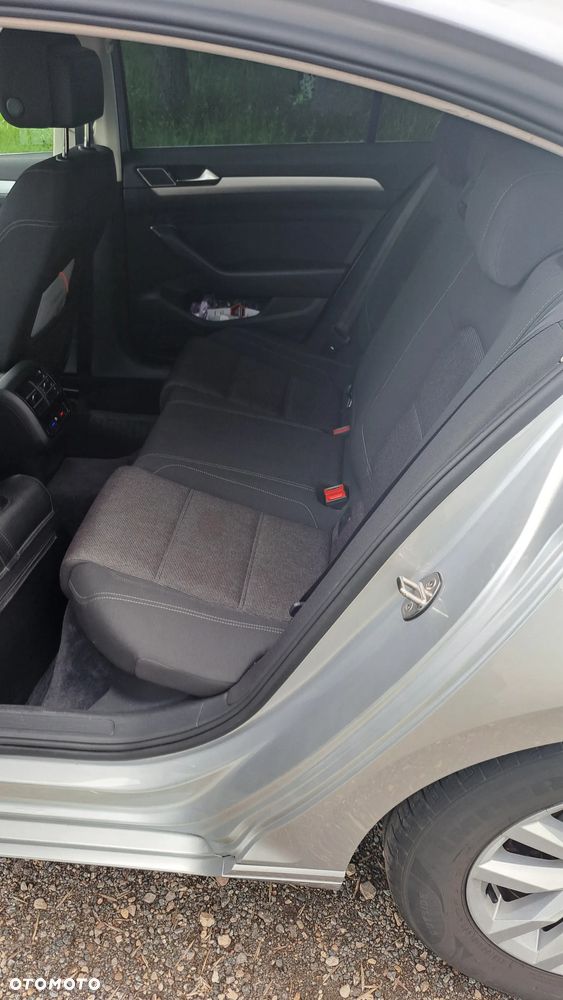Volkswagen Passat 2.0 TDI BMT Highline - 9