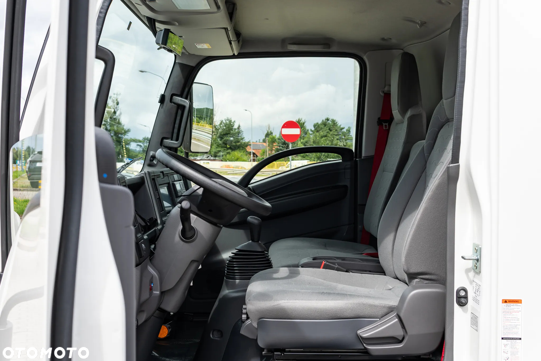 Isuzu M30 - 24