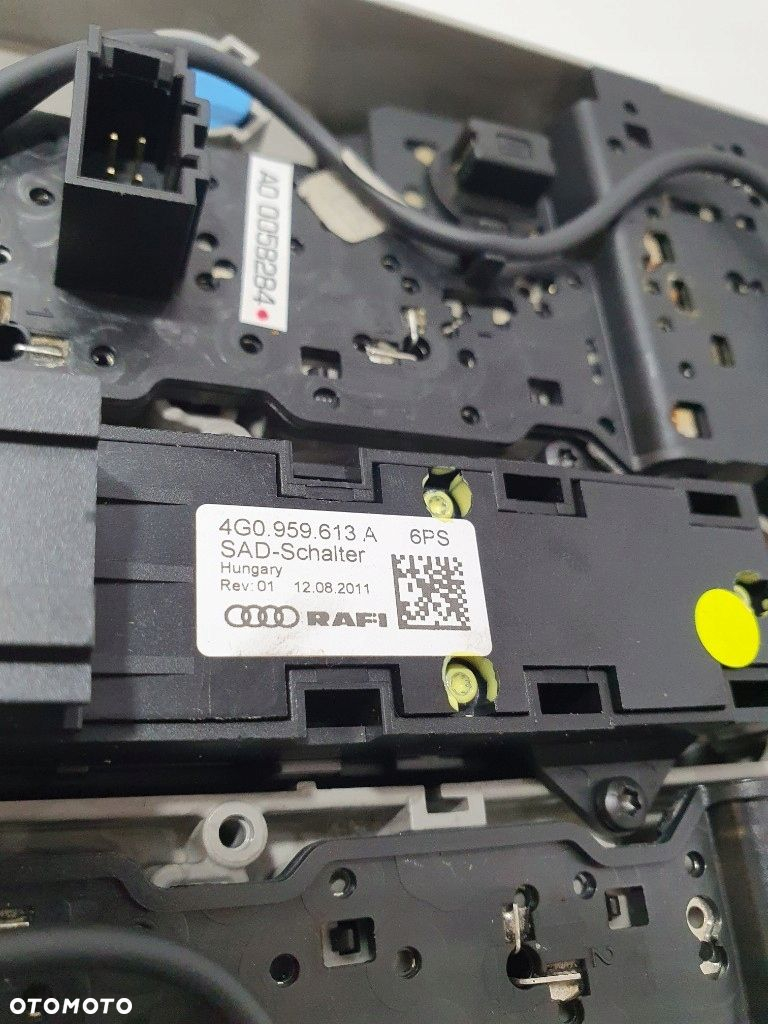 AUDI A6 C7 S-LINE LAMPKA OŚWIETLENIA KABINY PANORAMA OTWIERANIE BRAMY - 15
