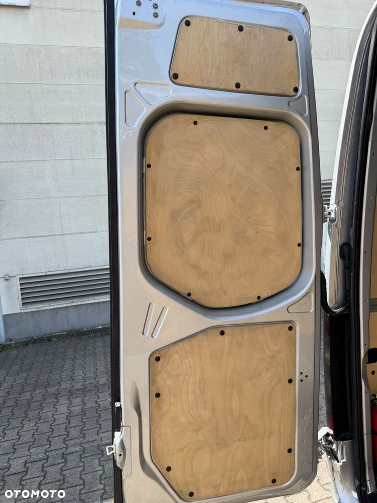 Mercedes-Benz Sprinter - 28