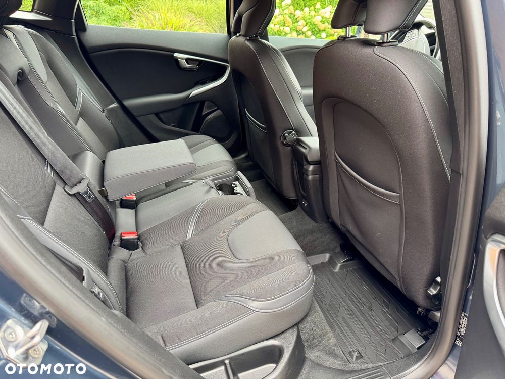 Volvo V40 D3 Momentum - 29