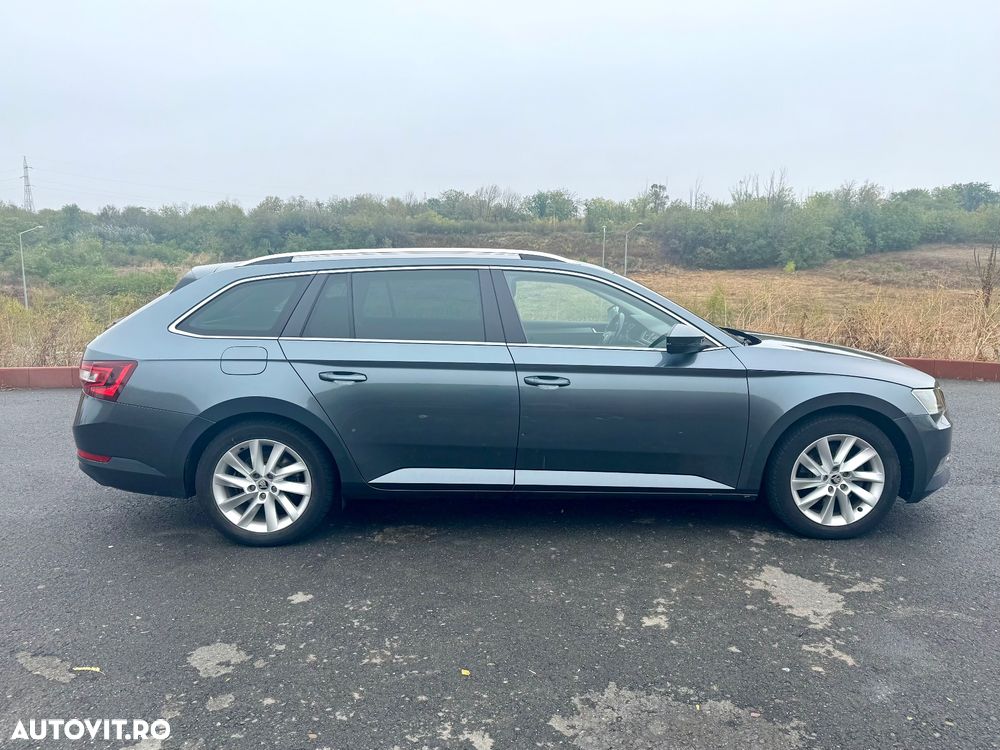 Skoda Superb Combi 2.0 TDI DSG Style - 4