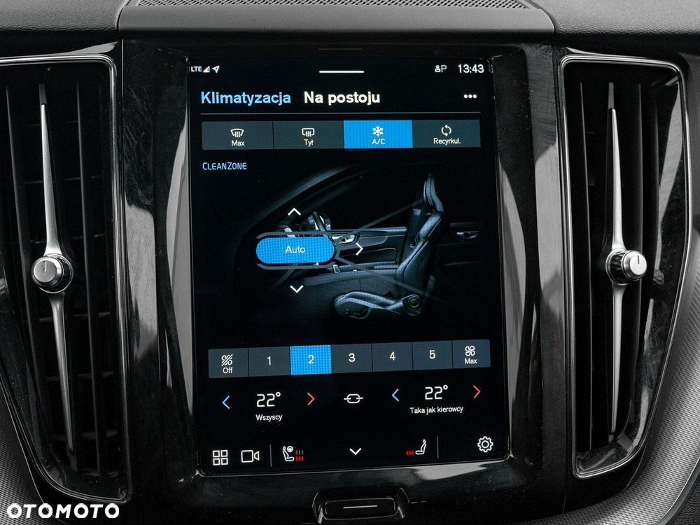 Volvo XC 60 B4 B Plus Dark - 22