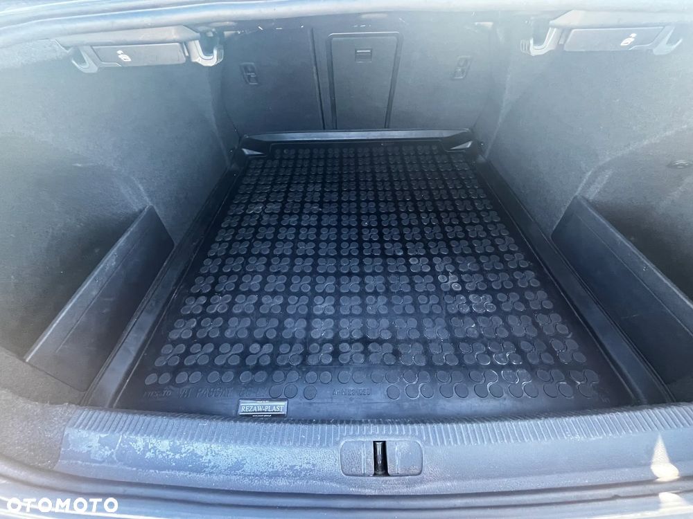 Volkswagen Passat - 6