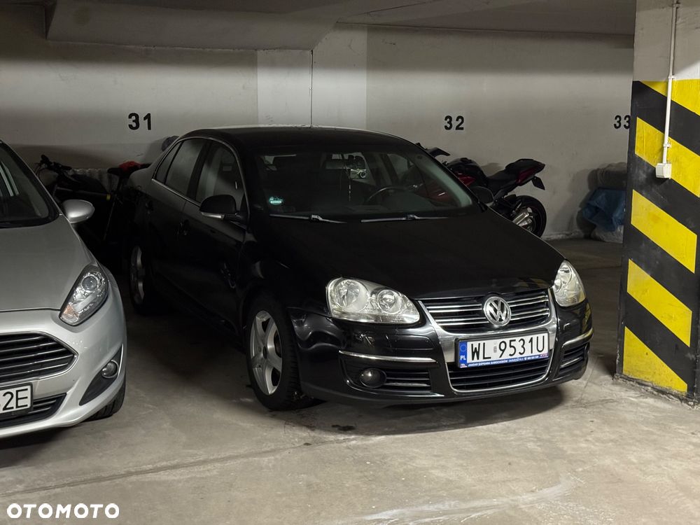 Volkswagen Jetta - 32