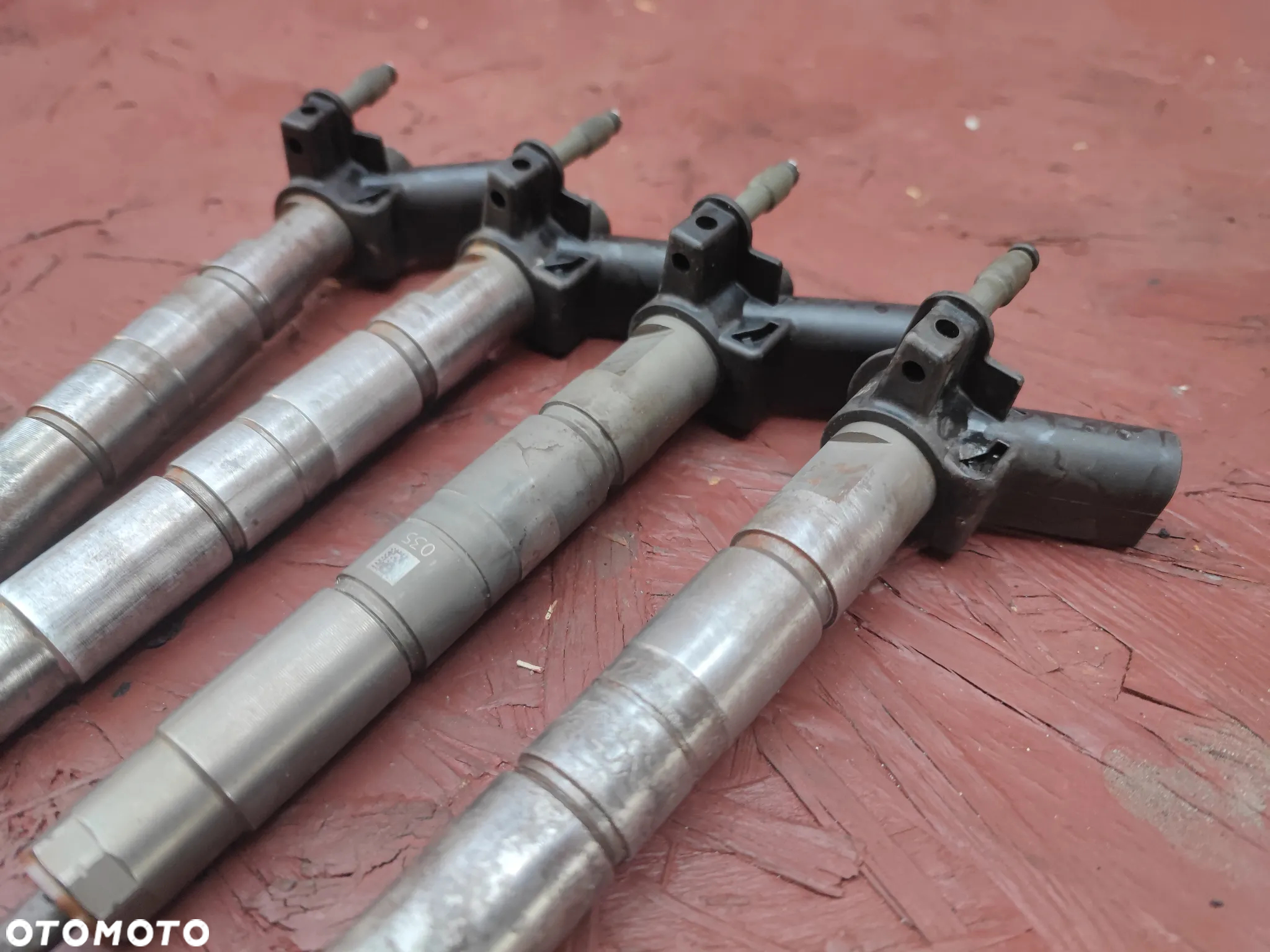 BMW E60LCI / E81 / E82 / E88 / E87 / E90 / E91LCI / E92 / E93 ORYGINALNY WTRYSKIWACZ PALIWA PIEZO / WTRYSKI KOMPLET 4 SZTUKI PIEZO-ELEKTRYCZNYCH DO SILNIKÓW GAMY N47D20 177KM DIESLA O NR. 13 53 7 797 877 - 05 ( 60 ) SPRAWNE W 100% - 4
