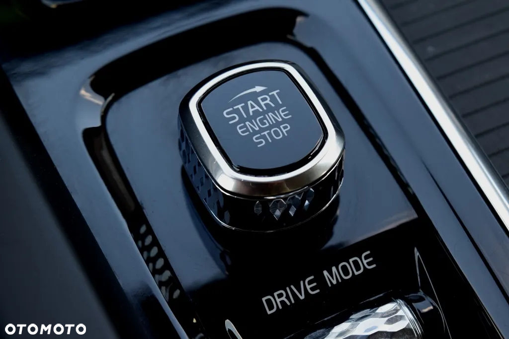 Volvo XC 60 T5 AWD Momentum Pro - 23