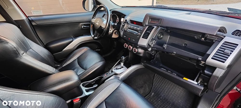 Mitsubishi Outlander 2.4 4WD CVT Intense - 27