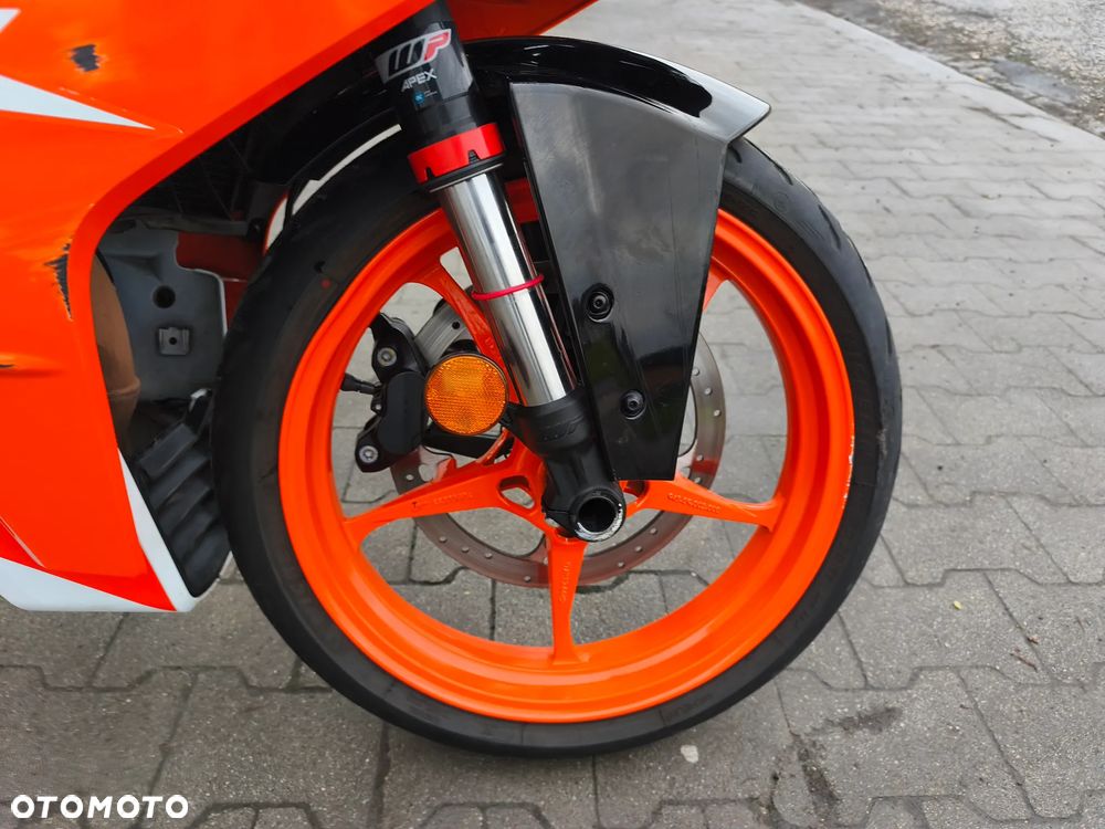 KTM RC 125 - 17