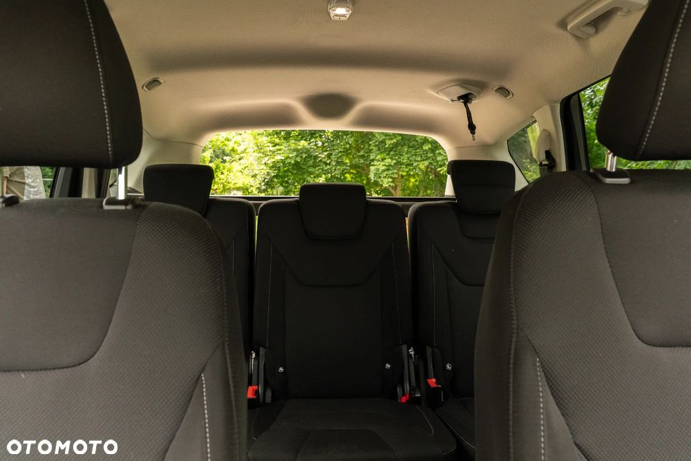 Ford S-Max - 19