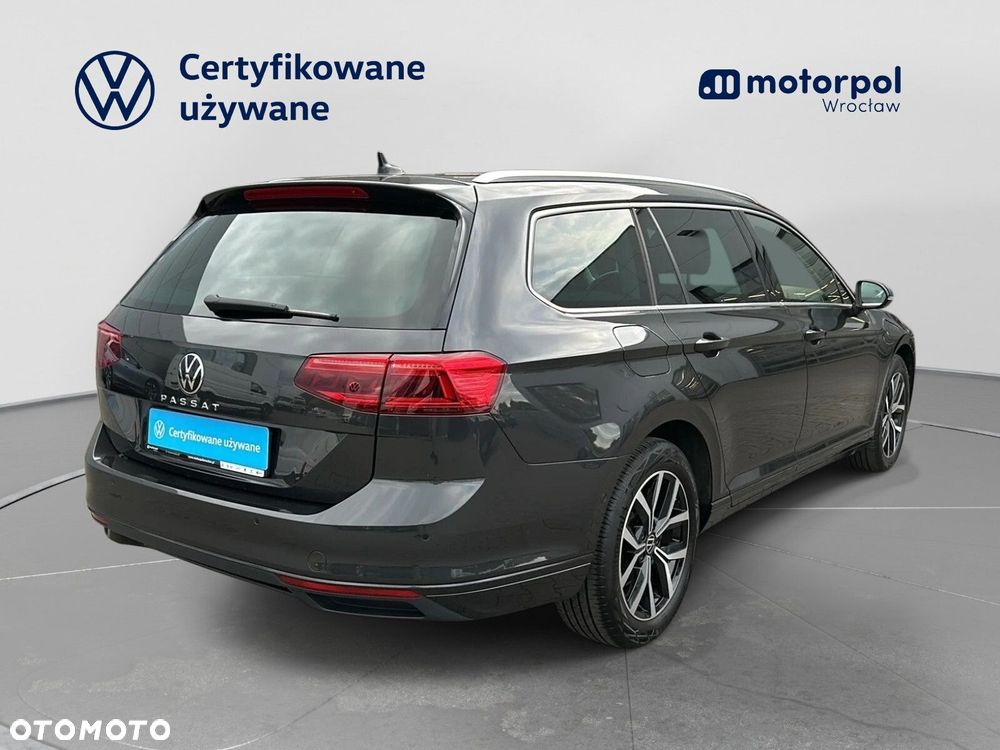 Volkswagen Passat - 16