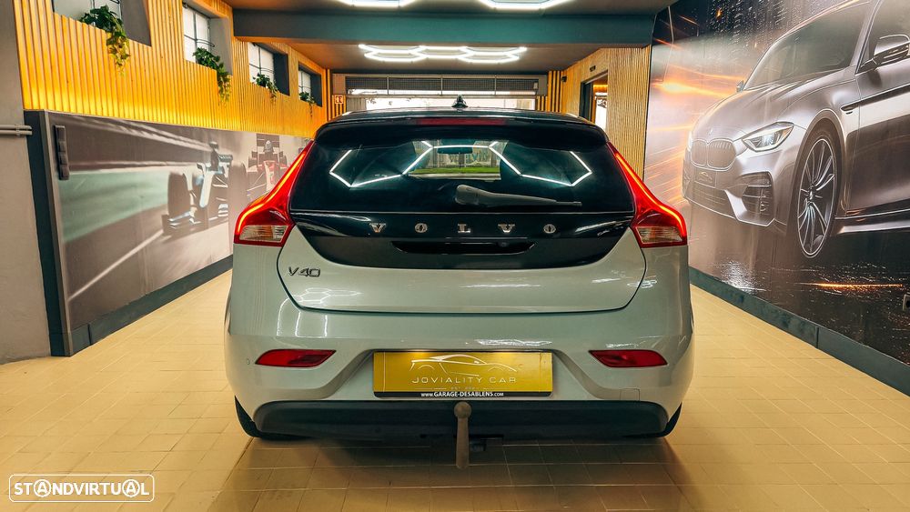 Volvo V40 D2 Summum - 8