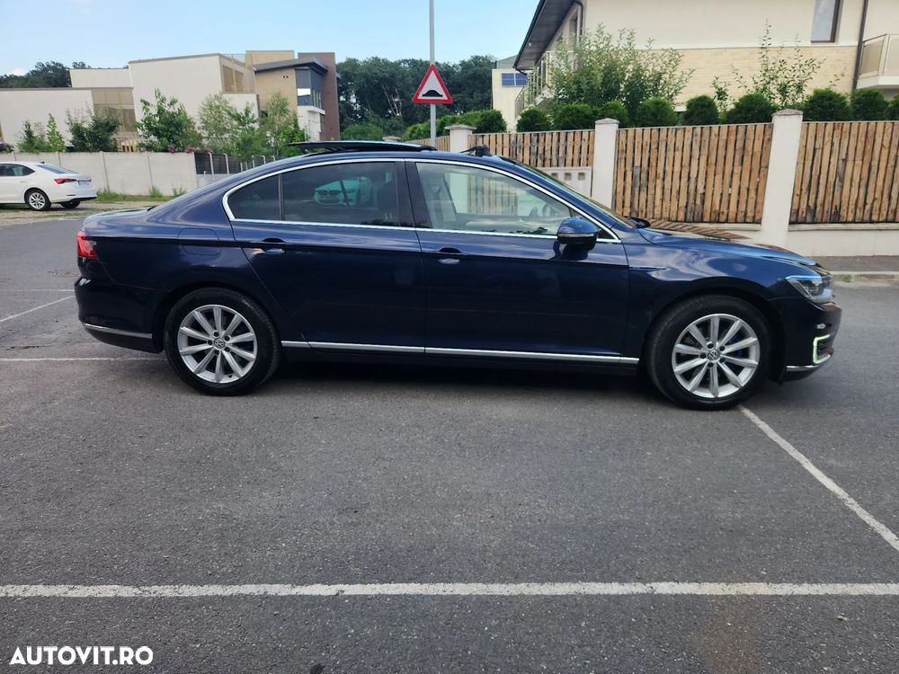 Volkswagen Passat - 4