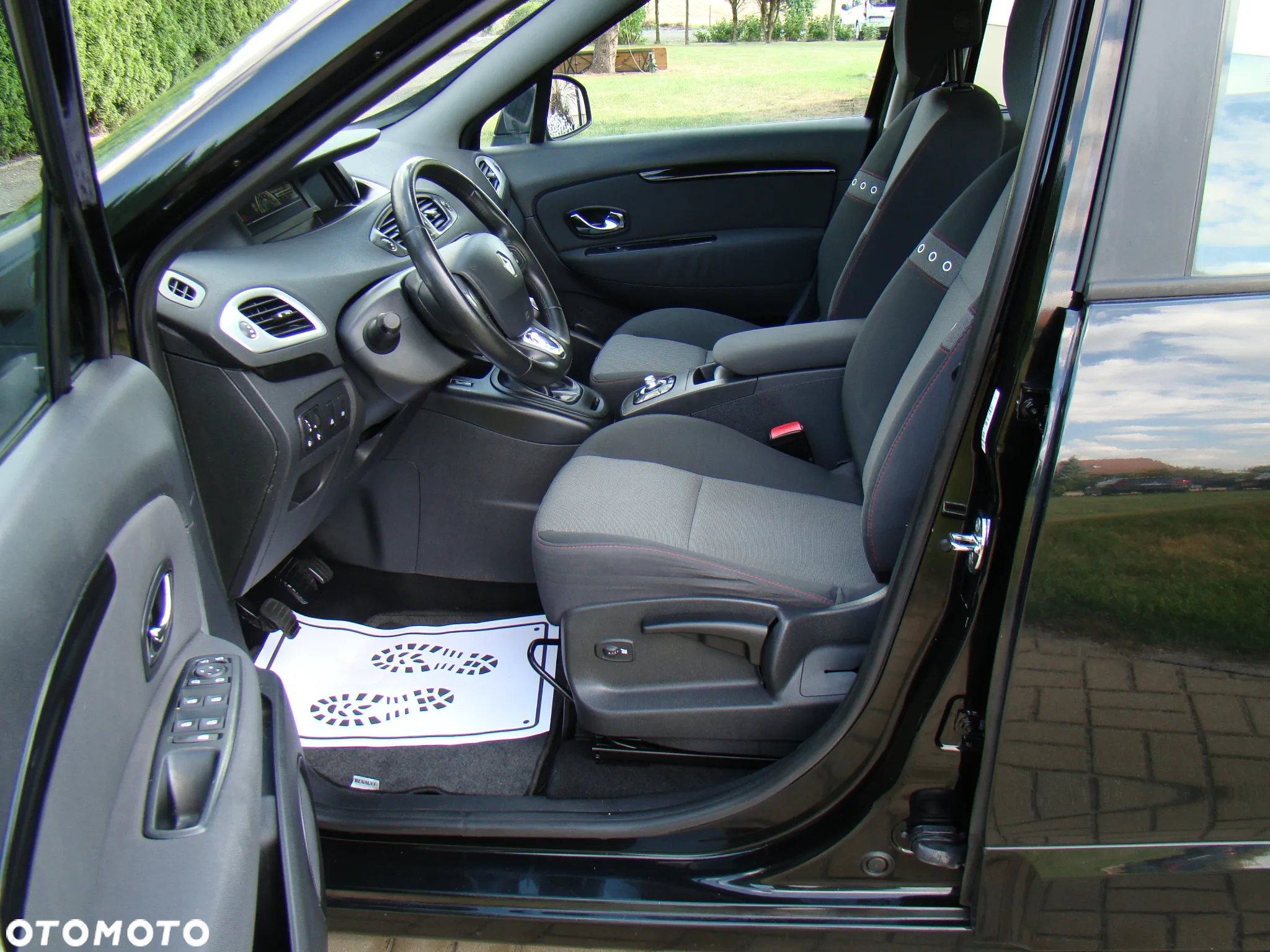 Renault Grand Scenic - 27