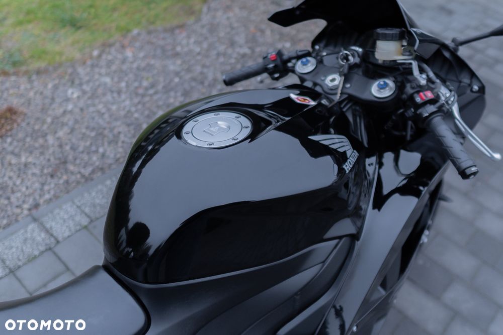 Honda CBR - 18