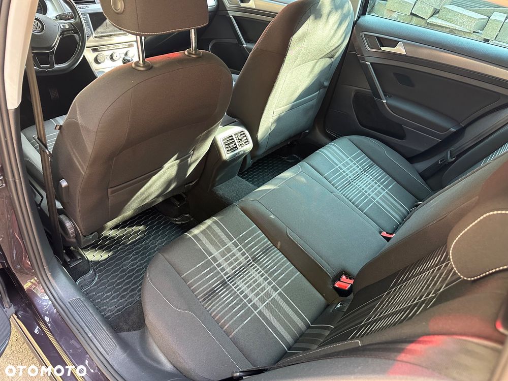 Volkswagen Golf 1.6 TDI BlueMotion Technology Lounge - 24