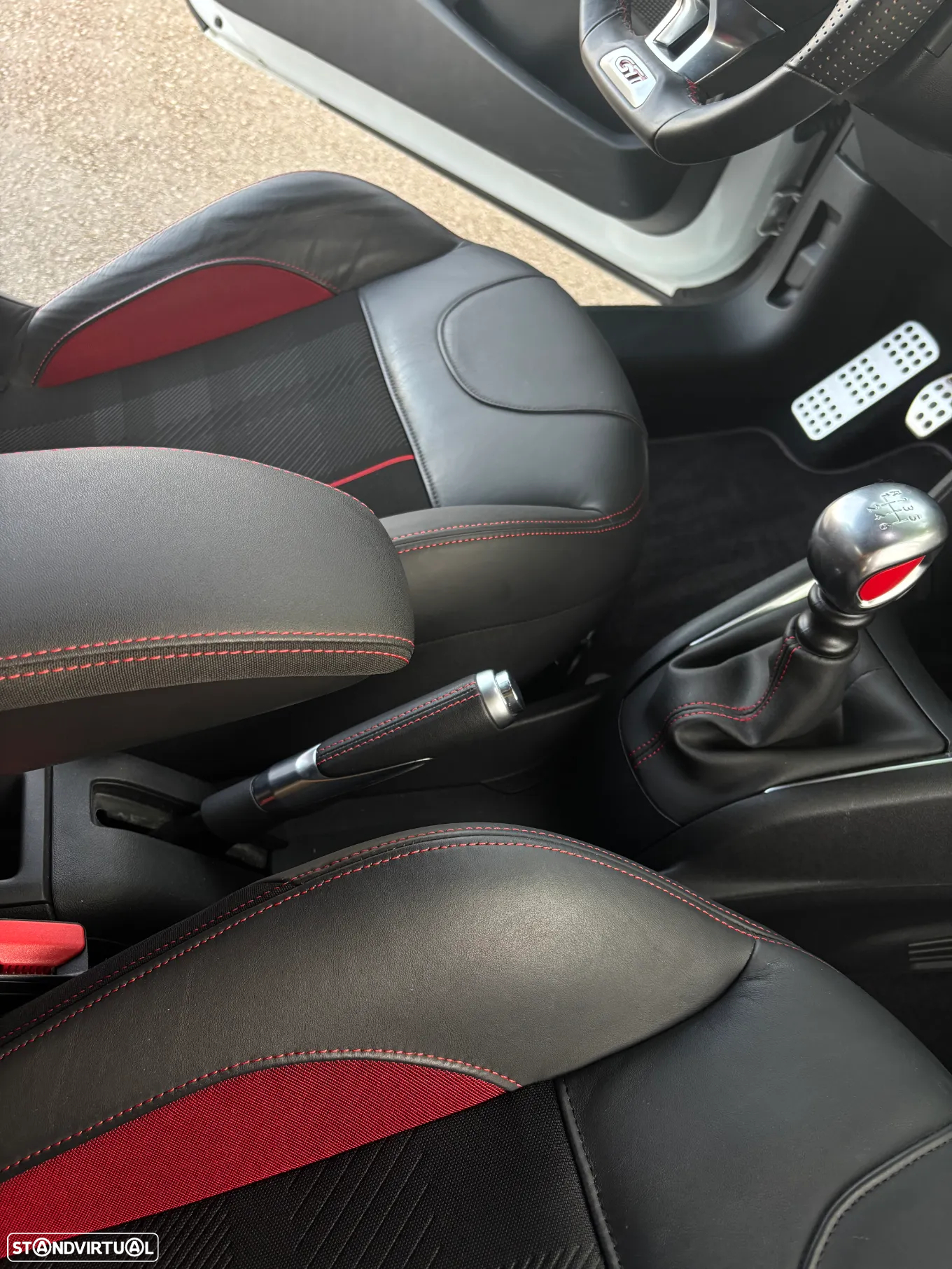 Peugeot 208 1.6 THP GTi - 34