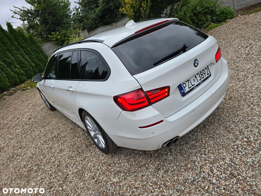 BMW Seria 5 525d Sport-Aut Luxury Line - 7
