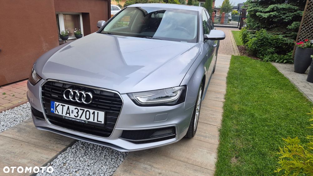 Audi A4 Limousine - 11