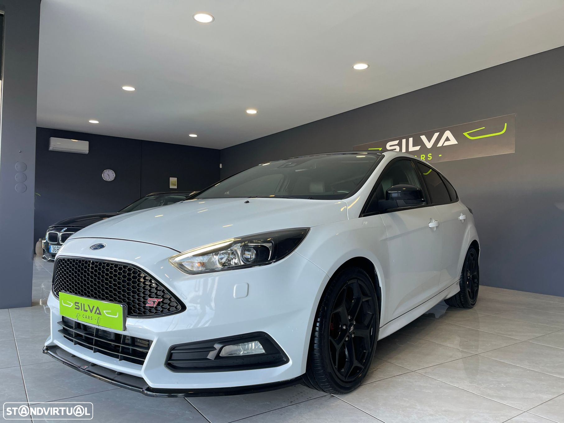 Ford Focus 2.0i ST-2 - 15