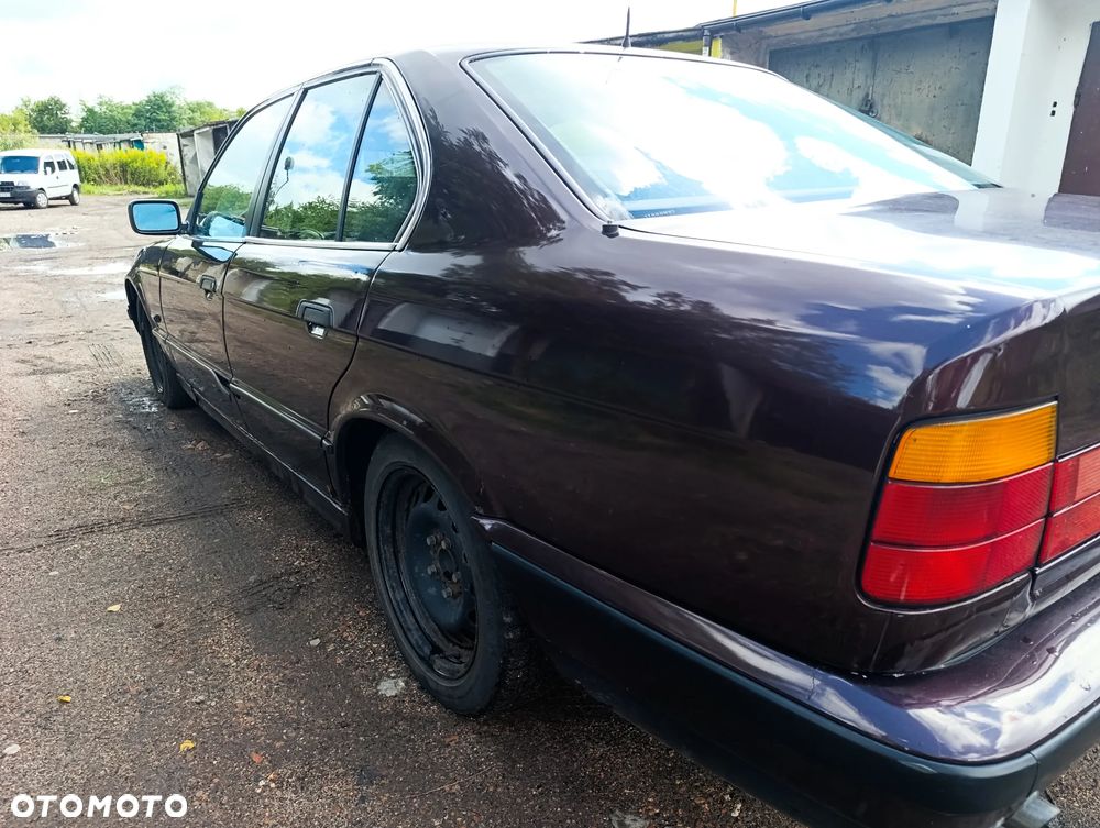 BMW Seria 5 520i - 29