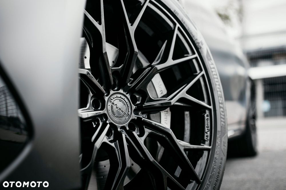 Mercedes-Benz Klasa E 300 AMG - 13