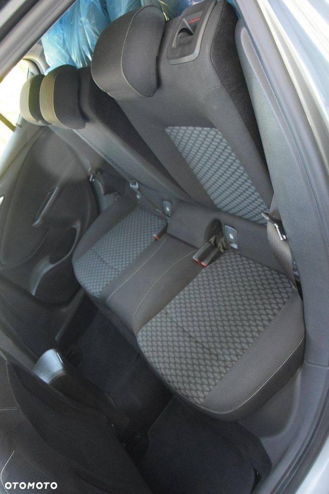 Opel Astra 1.4 Business - 26