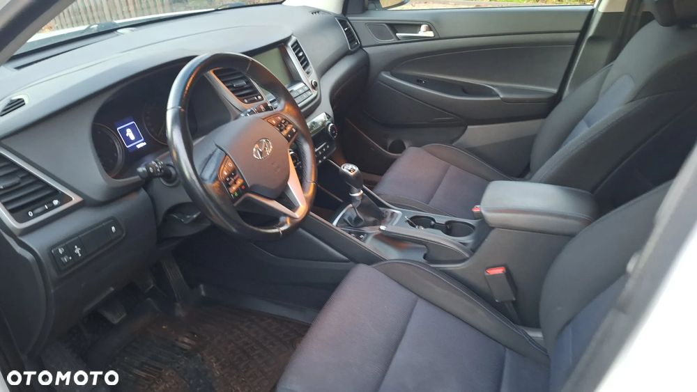 Hyundai Tucson blue 1.7 CRDi 2WD Style - 11