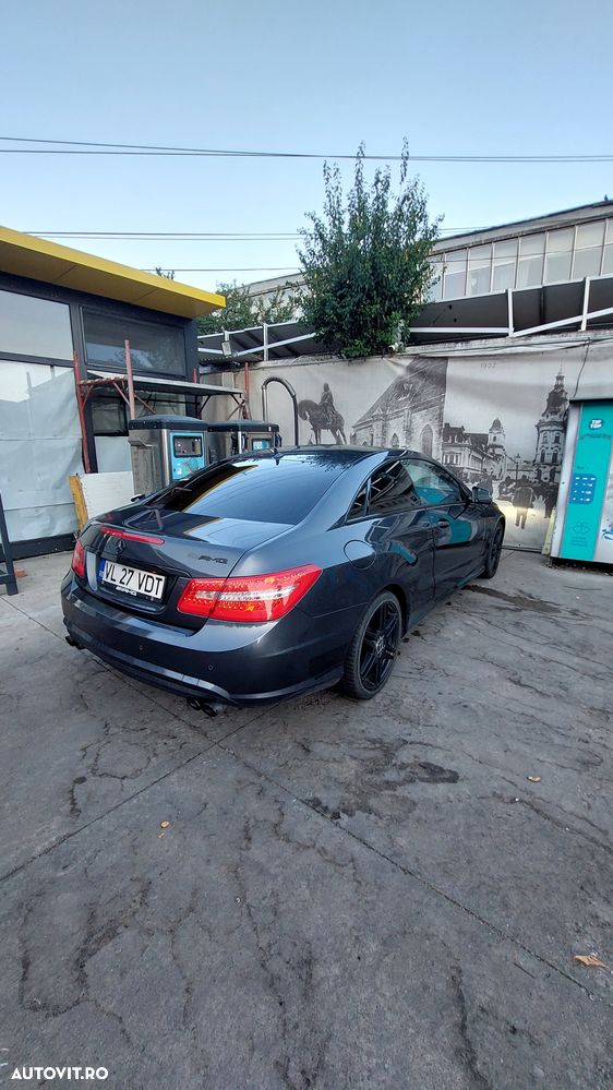 Mercedes-Benz E - 16